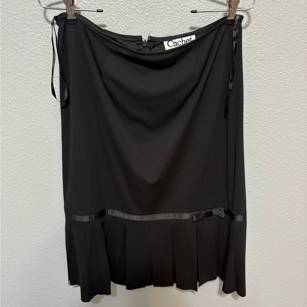 Women’s Size 12 Cachet Black Midi Skirt with Pleats Vintage